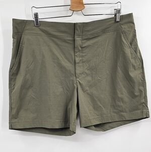 Columbia Green Shorts Size 18